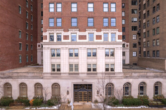 The Mayfair in Chicago, IL - Foto de edificio - Building Photo