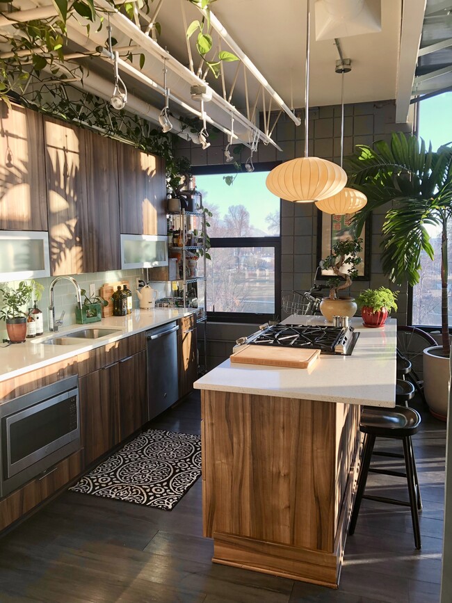 360 W 300 S, Unit Eclectic Downtown Condo in Salt Lake City, UT - Building Photo - Building Photo