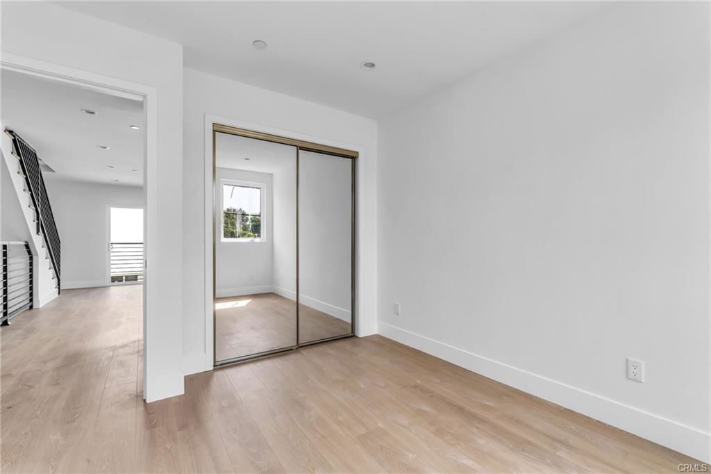 4453 Colfax Ave in Los Angeles, CA - Building Photo