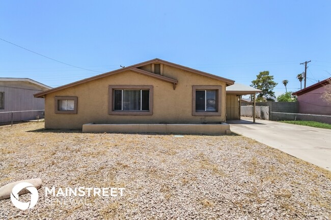 property at 2027 W Chambers St