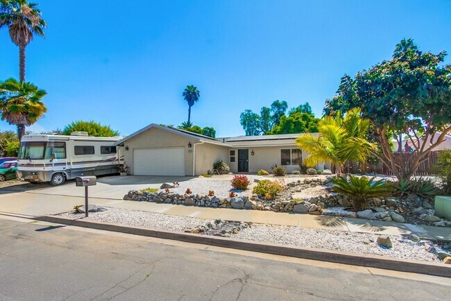 835 Warmlands Ave in Vista, CA - Building Photo - Building Photo