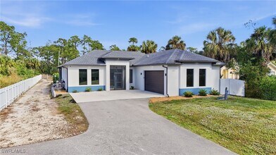 2843 18th Ave NE in Naples, FL - Building Photo - Building Photo