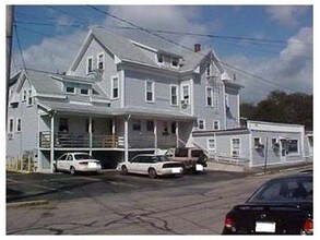 222 Centre St in Middleboro, MA - Building Photo - Building Photo