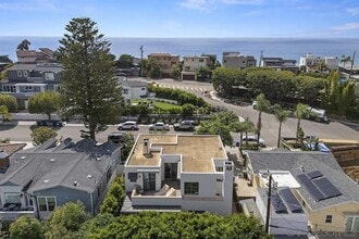 218 N Helix Ave in Solana Beach, CA - Building Photo - Building Photo