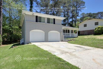 2416 Tiffany Cir in Decatur, GA - Building Photo - Building Photo