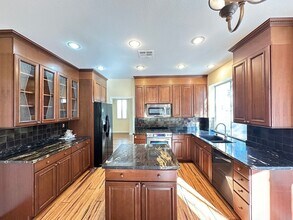 2252 Pine Forest Ct in Las Vegas, NV - Building Photo - Building Photo