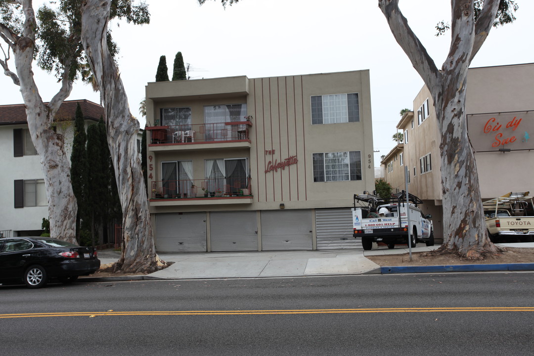 954 7th St in Santa Monica, CA - Foto de edificio