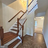 45427 Baggett Terrace in Sterling, VA - Building Photo