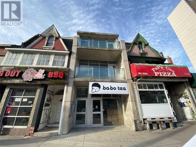 property at 652-652 Spadina Ave.