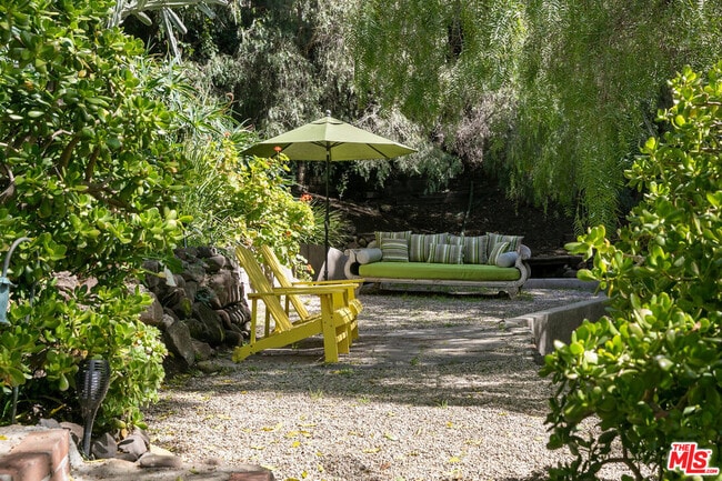 913 Fernwood Pacific Dr in Topanga, CA - Building Photo - Building Photo