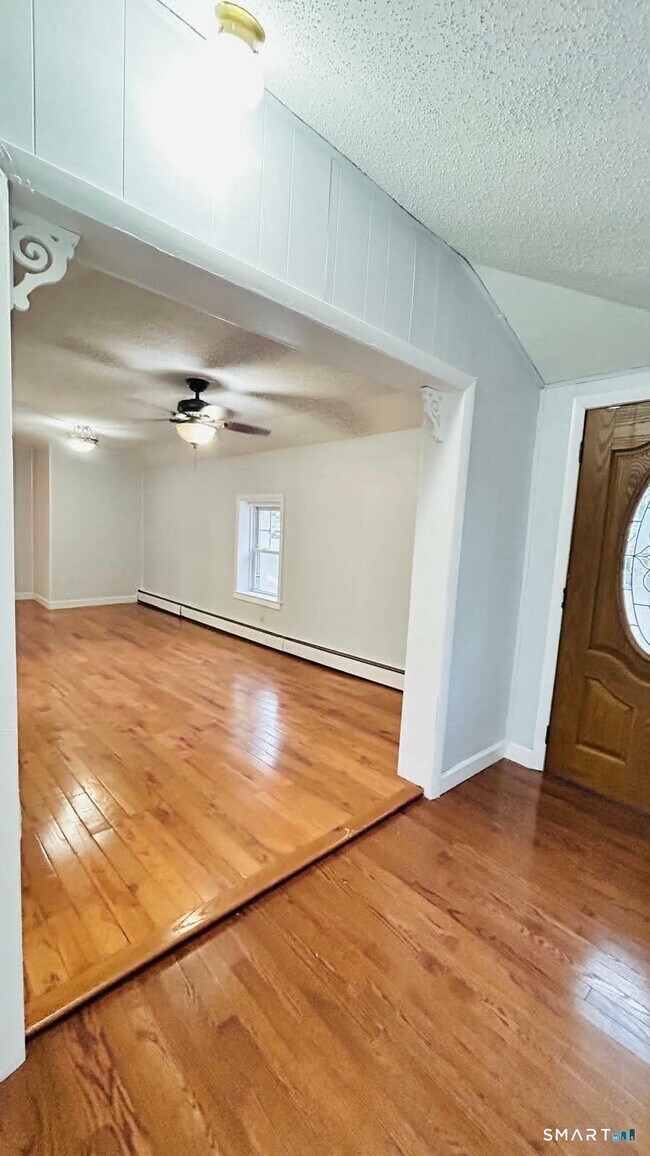 59 Howard St in Waterbury, CT - Building Photo - Building Photo
