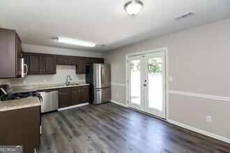 82 Eva Dr in Hampton, GA - Building Photo - Building Photo