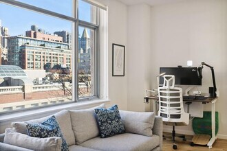 120 W 21st St in New York, NY - Building Photo - Building Photo