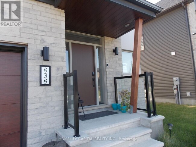 838 Crossgate St in Ottawa, ON - Building Photo - Building Photo