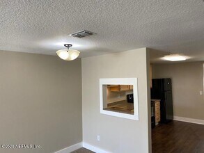 2634 Gifford Ave in Orange Park, FL - Foto de edificio - Building Photo