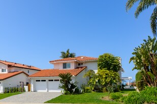 4661 Pannonia Rd in Carlsbad, CA - Building Photo