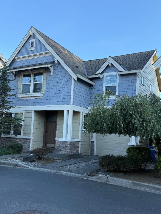 830 235th Pl SE in Bothell, WA - Foto de edificio