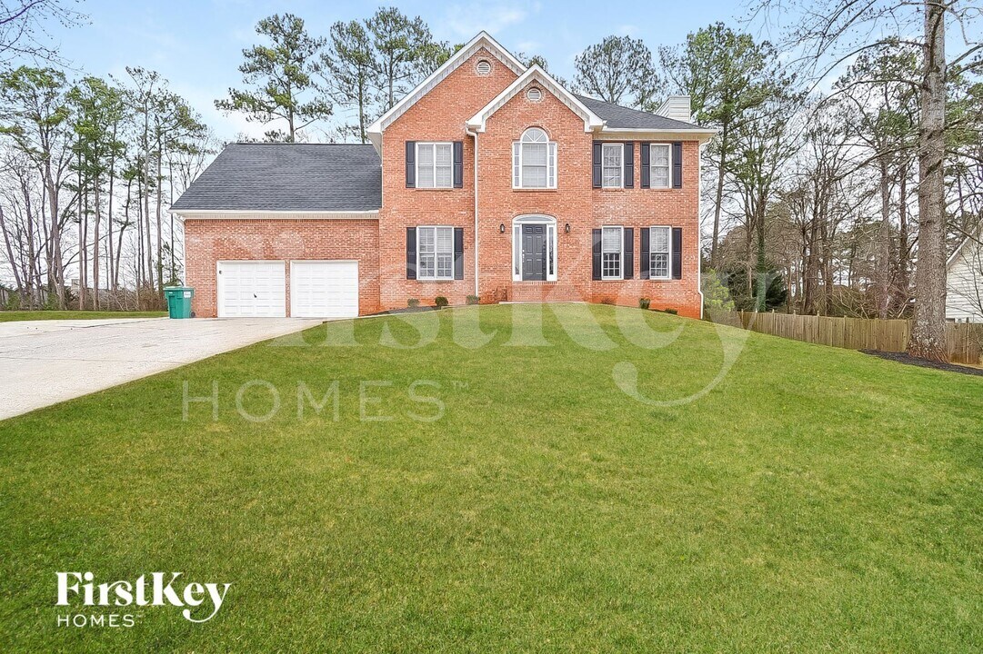 4595 Kinsdale Dr in Mableton, GA - Foto de edificio