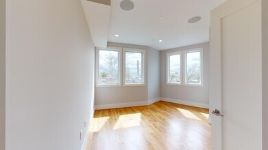 3801 New Hampshire Ave NW in Washington, DC - Building Photo - Building Photo