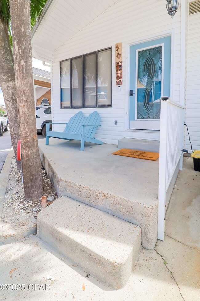 610 Sea Breeze Dr in Panama City Beach, FL - Building Photo - Building Photo