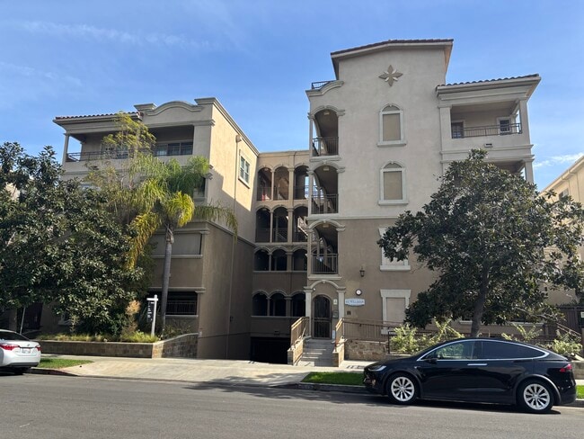 property at 432 S Willaman Dr