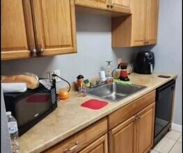9004 Tudor Dr, Unit K-204 in Tampa, FL - Building Photo - Building Photo