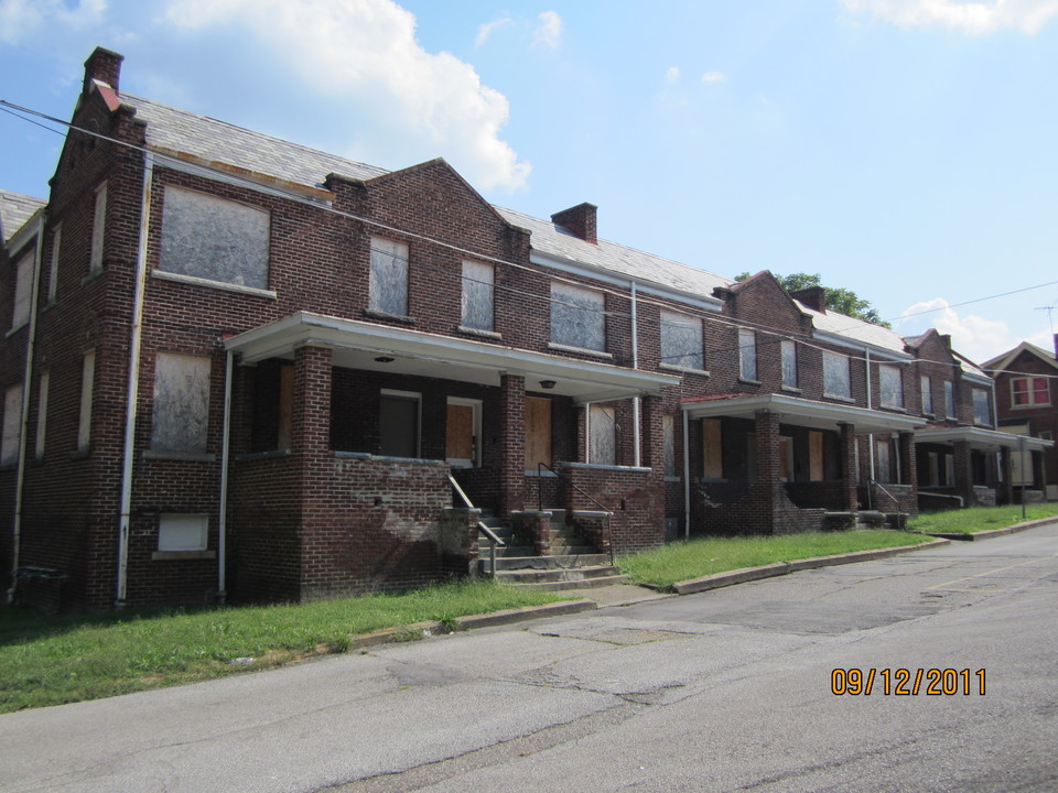 1-6 Chamberlain Ct in Charleston, WV - Building Photo