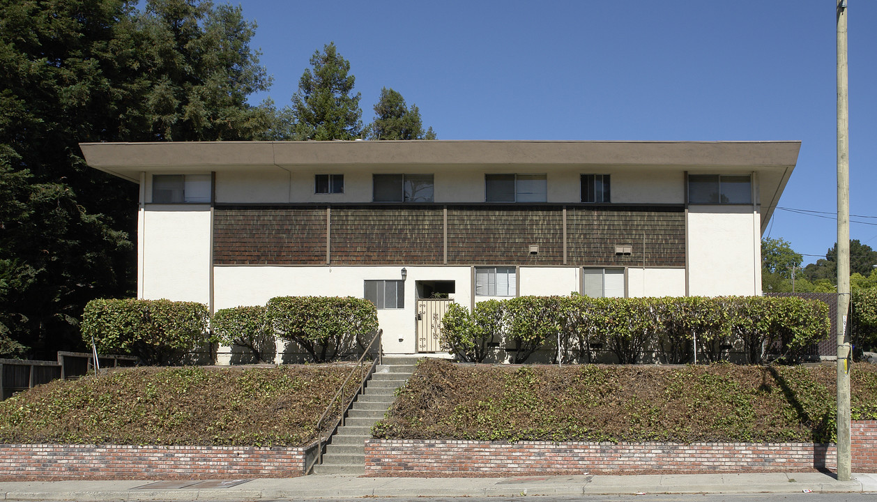 431 Corte Arango in El Sobrante, CA - Foto de edificio