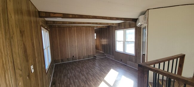 218 N Pine St in Conway, MO - Building Photo - Building Photo