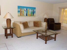 607 Fair Winds Dr in Nokomis, FL - Building Photo