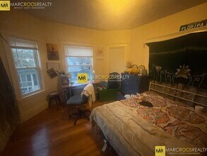 10 Pinkham Rd, Unit 2 in Medford, MA - Foto de edificio - Building Photo