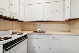 807 Bourbon St in New Orleans, LA - Building Photo - Building Photo