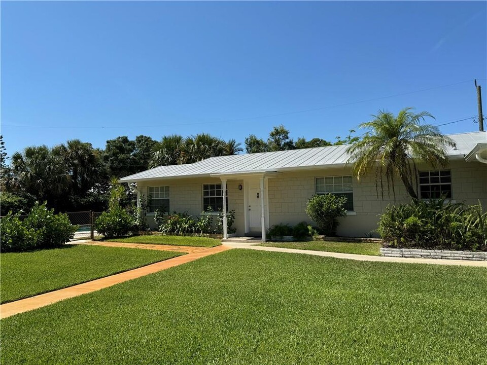 2015 15th Ln in Vero Beach, FL - Building Photo