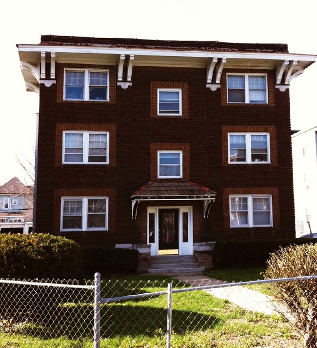 3909-3911 Scarritt Ave in Kansas City, MO - Building Photo - Building Photo