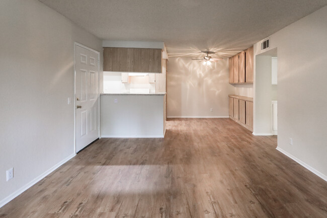 Rolling Ridge Apartments in Chino Hills, CA - Building Photo - Interior Photo