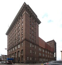 1105-1111 Elm St in Cincinnati, OH - Foto de edificio - Building Photo