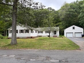 4 Overdale Pkwy in Hopedale, MA - Building Photo - Building Photo