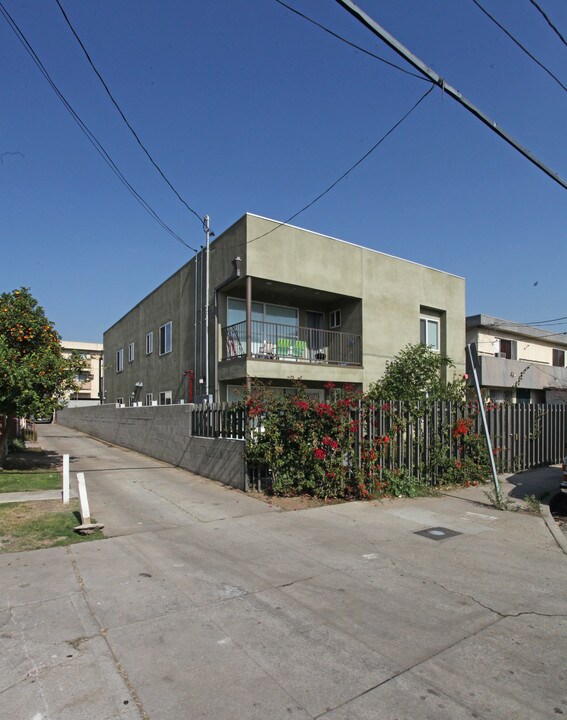 5421 Lexington Ave in Los Angeles, CA - Building Photo