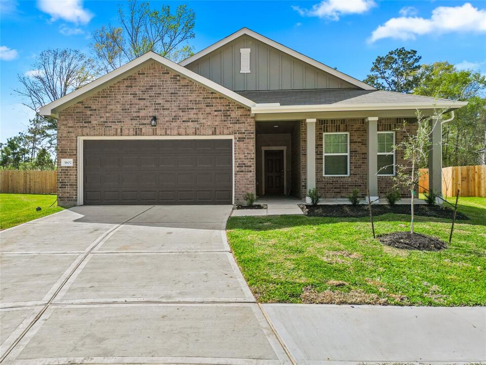 3602 Admiralty Dr in Huffman, TX - Building Photo