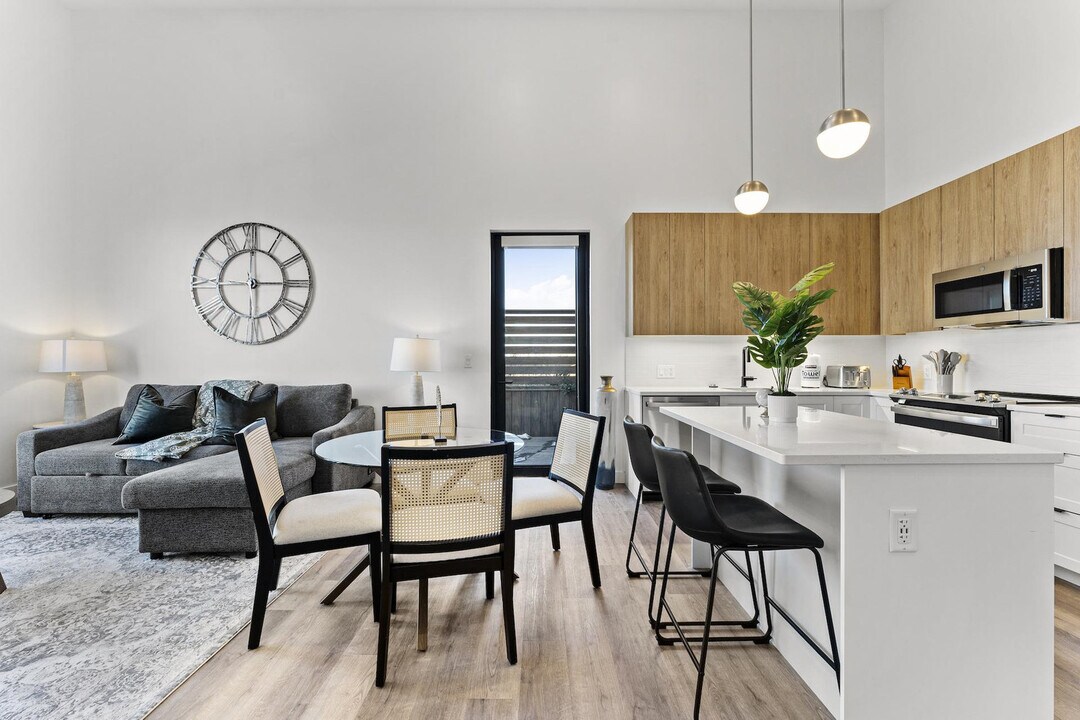 282 Bremen St in Boston, MA - Building Photo
