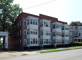 820 W Main St in Norristown, PA - Foto de edificio - Building Photo