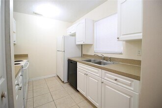 720 Newton Ave S in St. Petersburg, FL - Building Photo - Building Photo