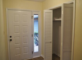 6742 Alan-A-Dale Trail in Tallahassee, FL - Building Photo