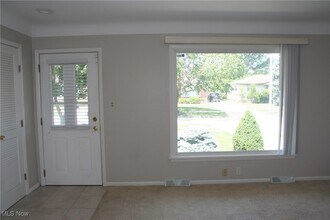 1269 Bonnie Ln in Mayfield Heights, OH - Building Photo - Building Photo