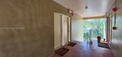 6310 SW 79th St in South Miami, FL - Building Photo - Building Photo