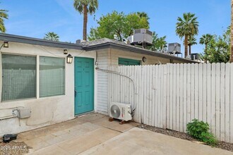 512 E Roanoke Ave, Unit 7 in Phoenix, AZ - Building Photo - Building Photo