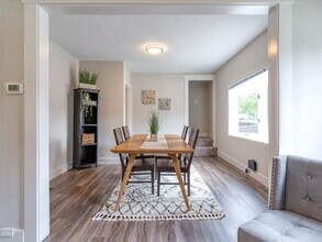 7302 11th Ave NE in Seattle, WA - Building Photo - Building Photo