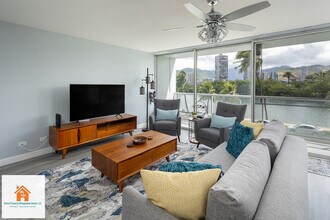 2233 Ala Wai Blvd in Honolulu, HI - Building Photo - Building Photo