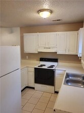 592 N Betty Jo Dr in Fayetteville, AR - Building Photo - Building Photo