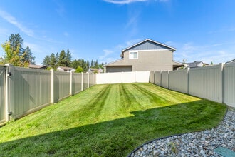 Orchard Land Duplexes in Coeur d'Alene, ID - Foto de edificio - Building Photo